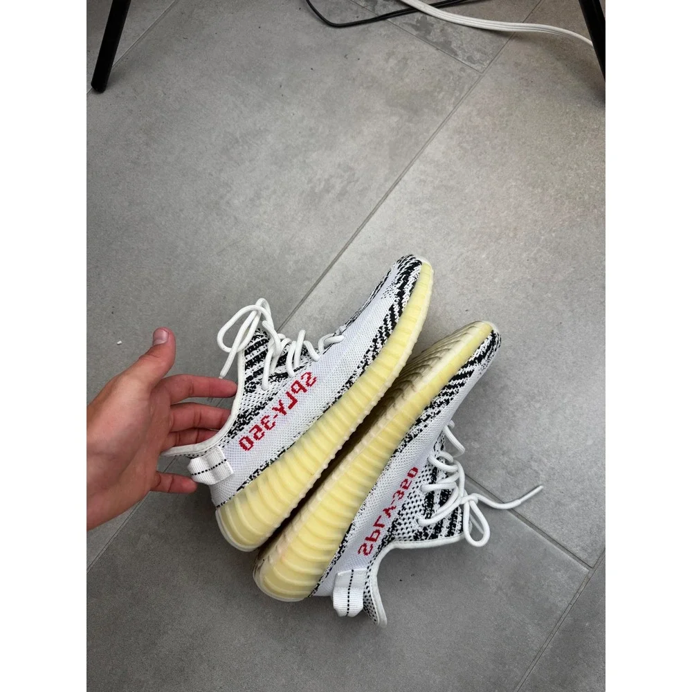 Adidas Yeezy Boost 350 V2 Zebra White Black Red CP9654 Mens Size 8.5 Sneaker